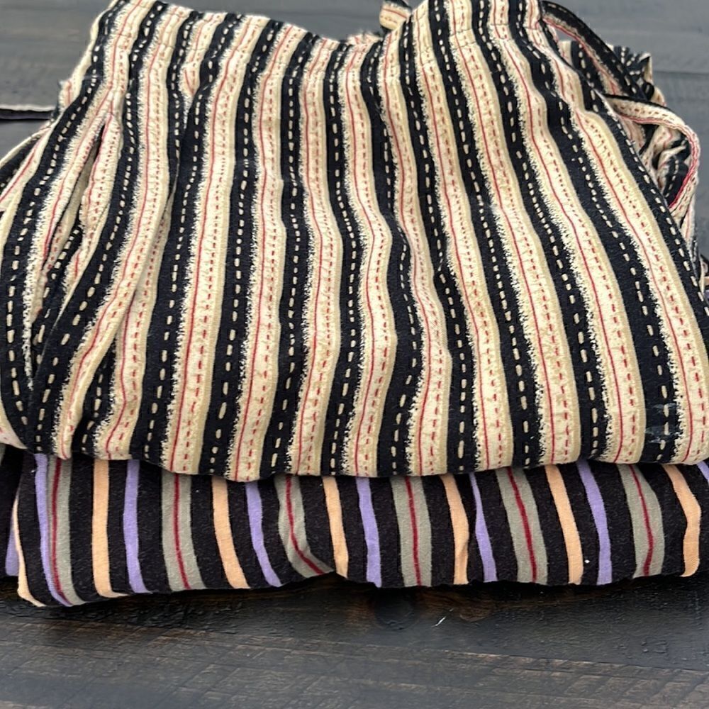Bundle of stripped pants  - Picture 8 of 8